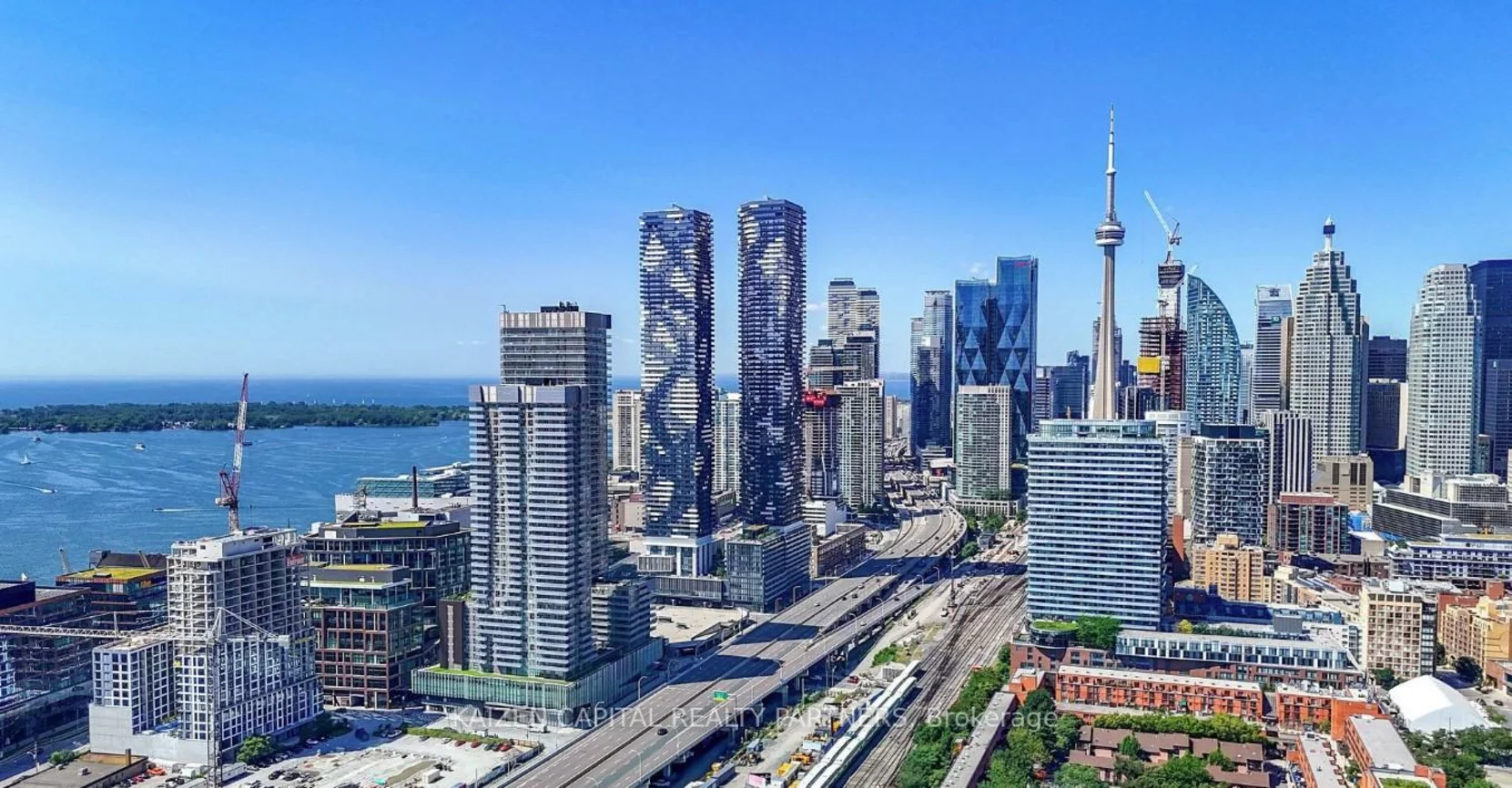 130, Queens, Waterfront Communities C8, Toronto