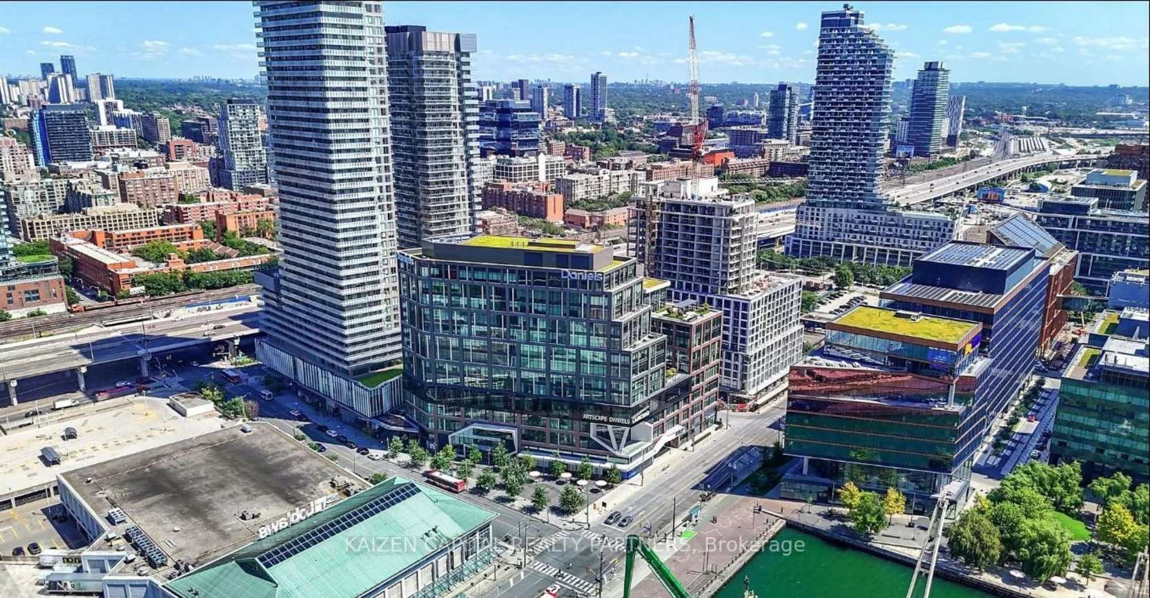 130, Queens, Waterfront Communities C8, Toronto