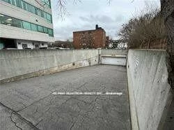 3910, Bathurst, Clanton Park, Toronto