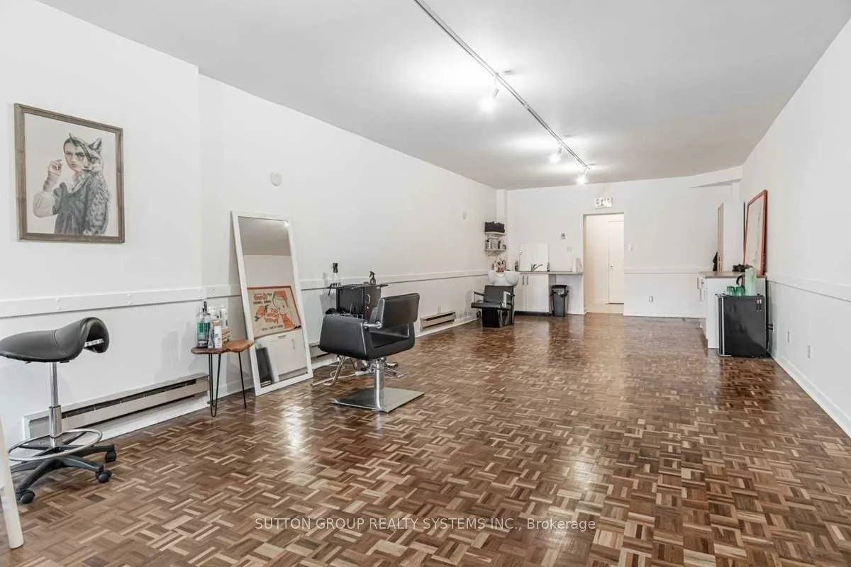 256, Lansdowne, Dufferin Grove, Toronto