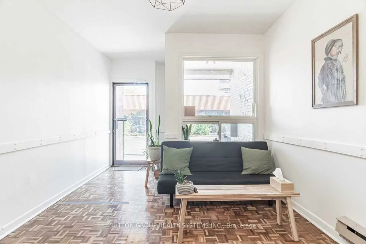 256, Lansdowne, Dufferin Grove, Toronto