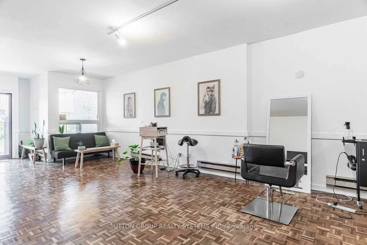 256, Lansdowne, Dufferin Grove, Toronto