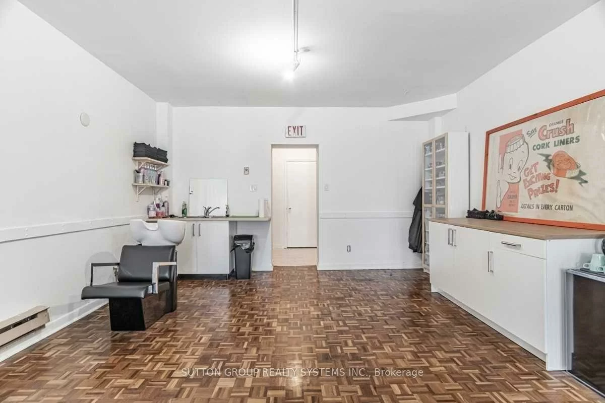 256, Lansdowne, Dufferin Grove, Toronto