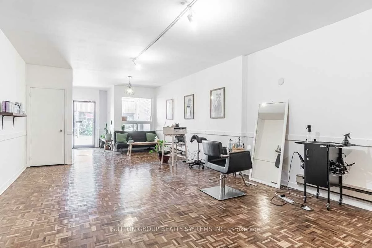 256, Lansdowne, Dufferin Grove, Toronto