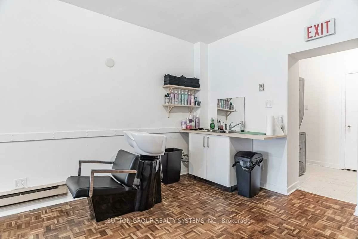 256, Lansdowne, Dufferin Grove, Toronto