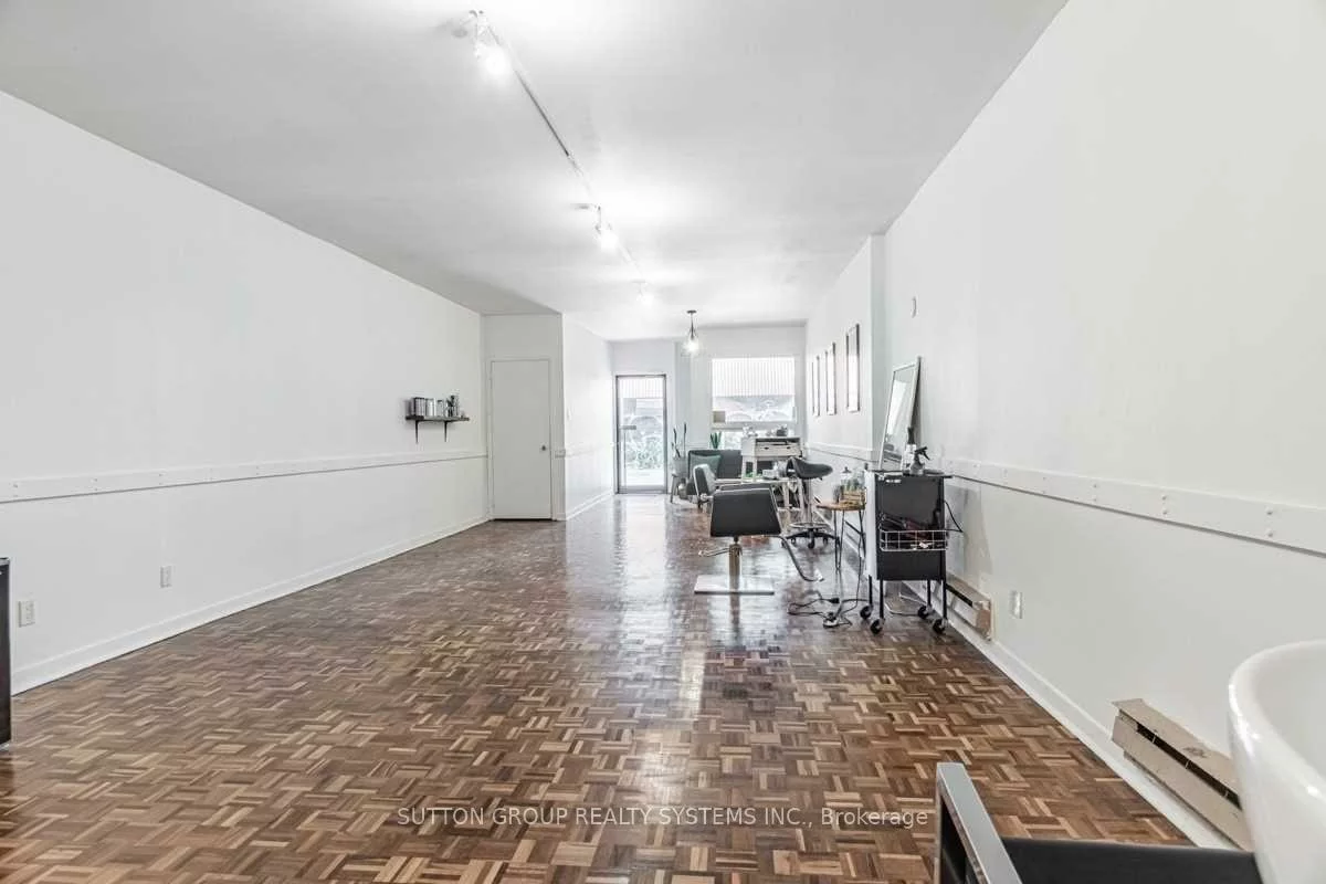 256, Lansdowne, Dufferin Grove, Toronto