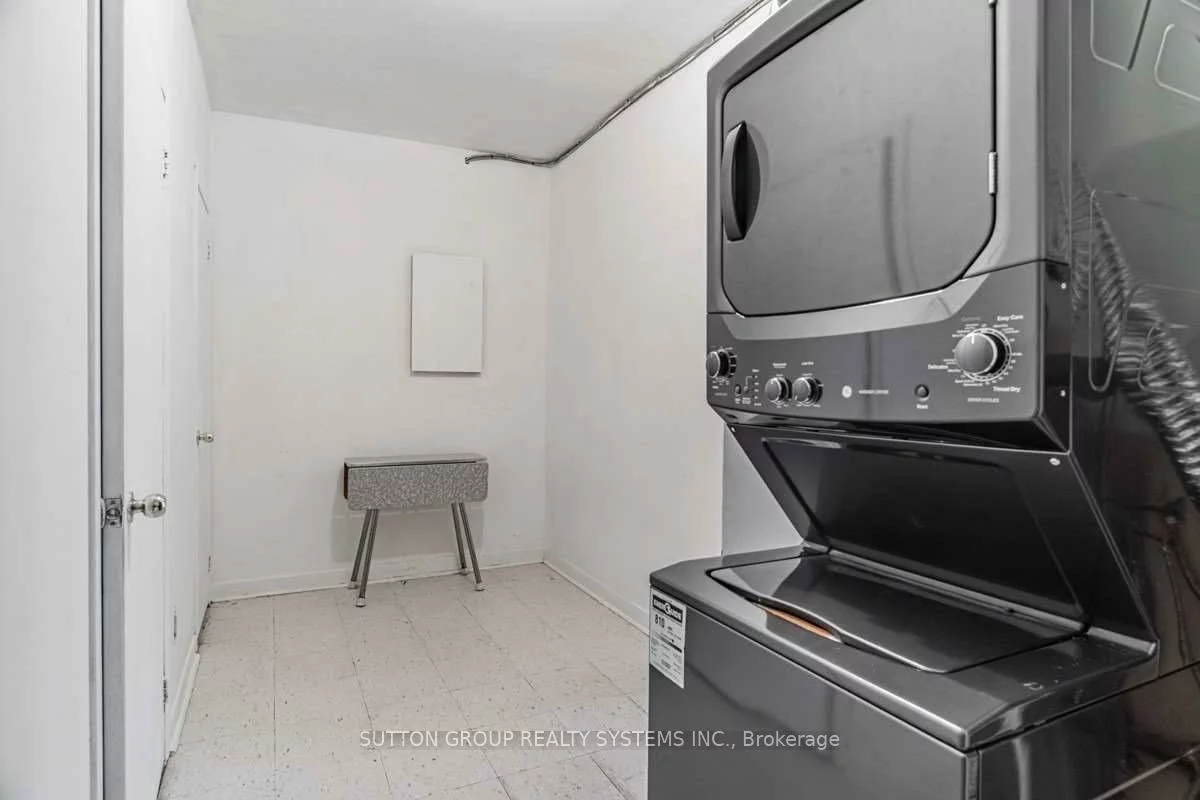 256, Lansdowne, Dufferin Grove, Toronto