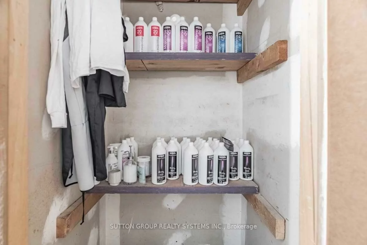 256, Lansdowne, Dufferin Grove, Toronto