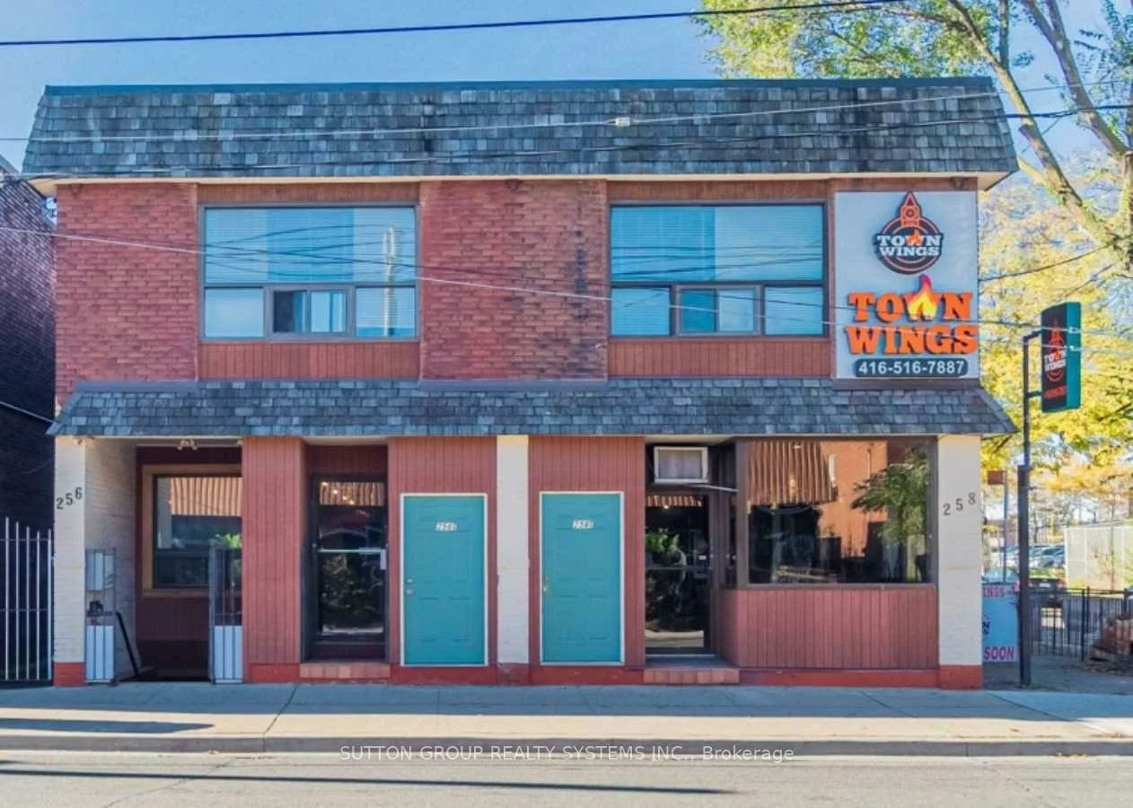 256, Lansdowne, Dufferin Grove, Toronto