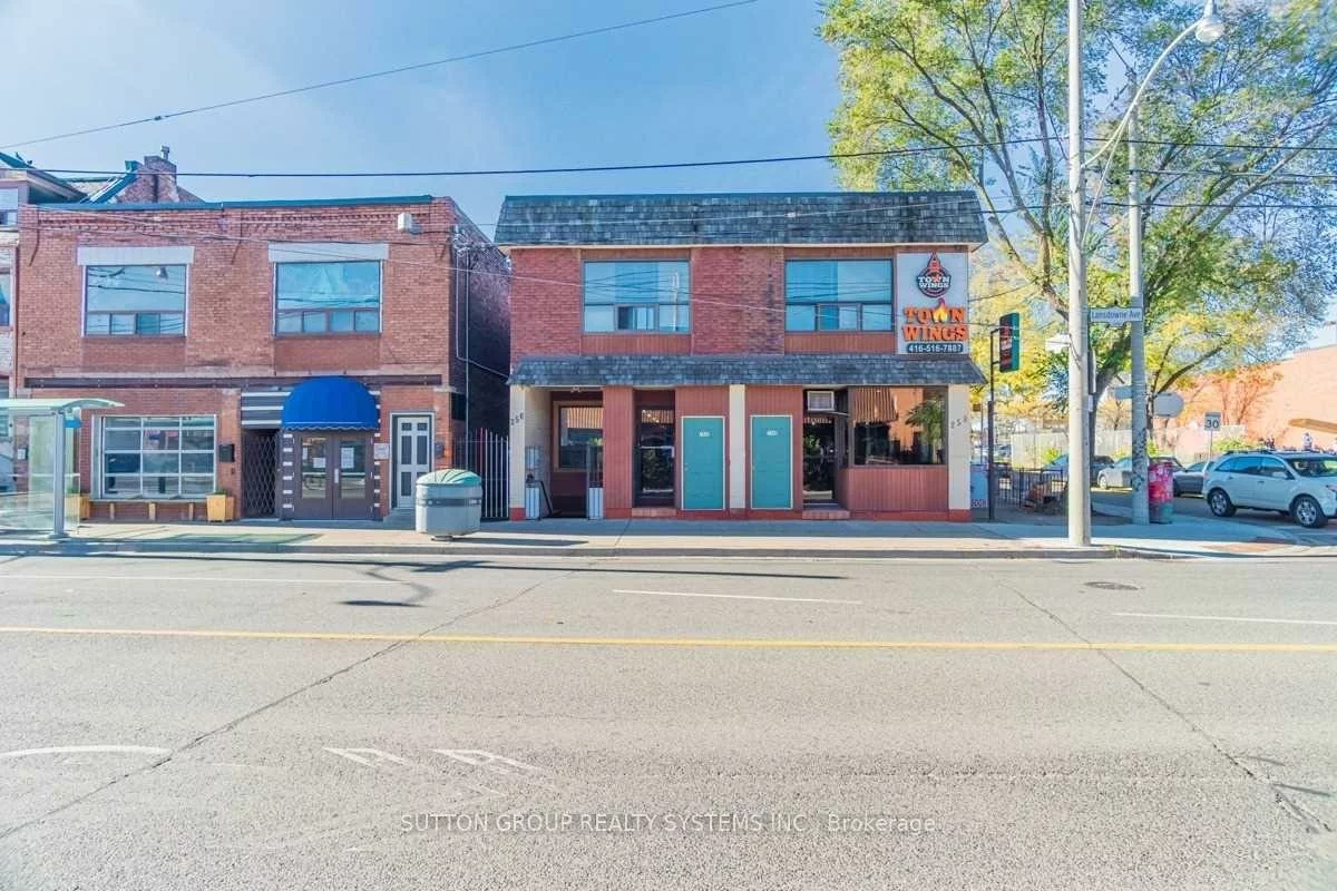256, Lansdowne, Dufferin Grove, Toronto