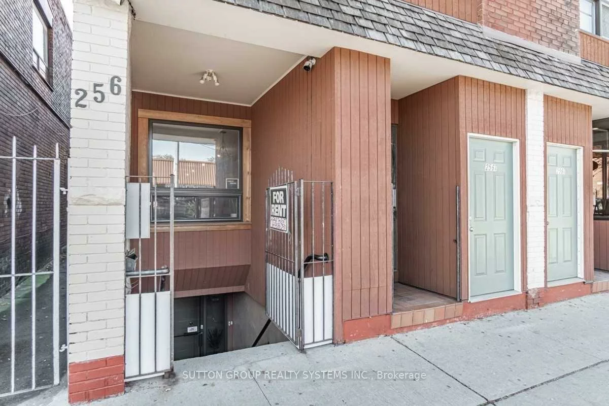 256, Lansdowne, Dufferin Grove, Toronto