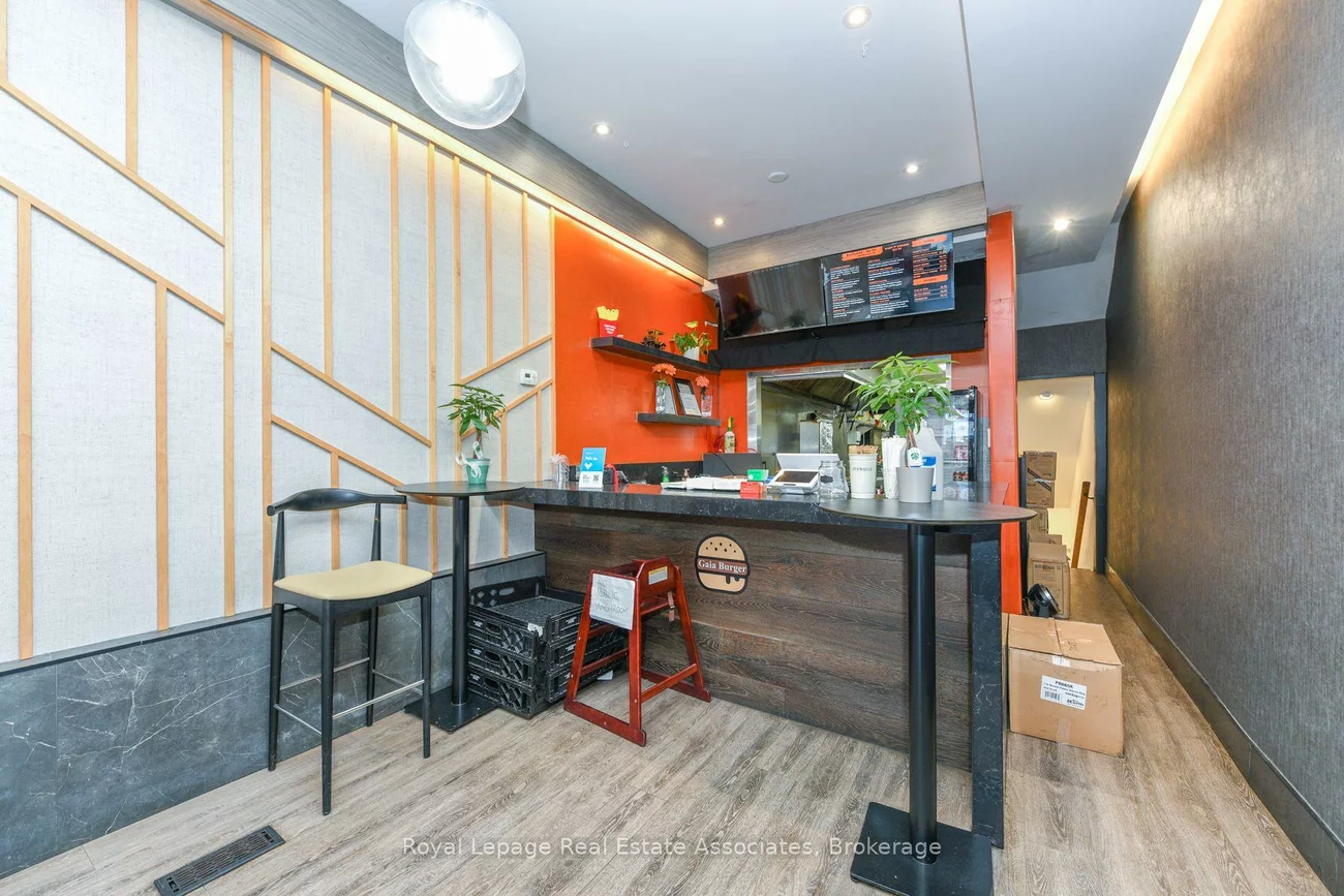 671, Queen, Niagara, Toronto