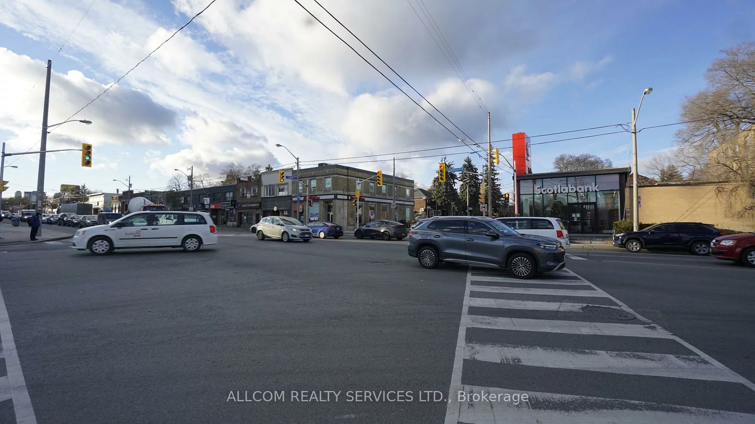 876, Eglinton, Leaside, Toronto