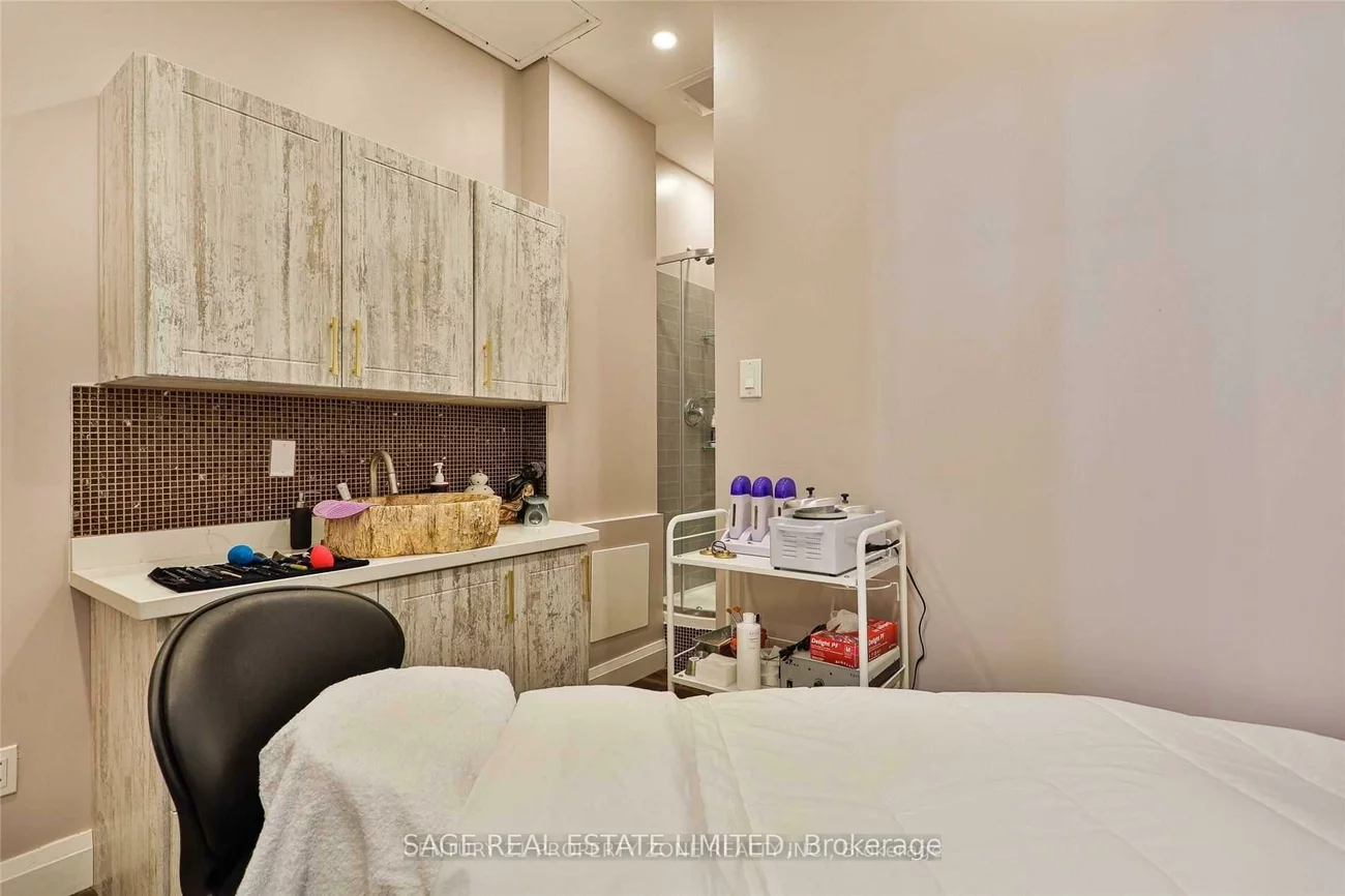 92, Sudbury, Little Portugal, Toronto