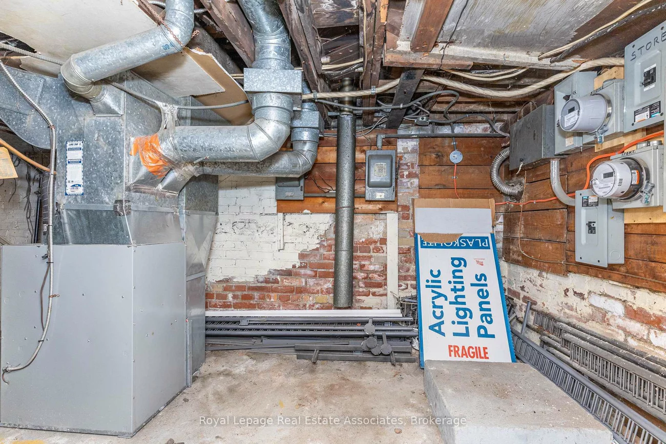 654, Bloor, Annex, Toronto