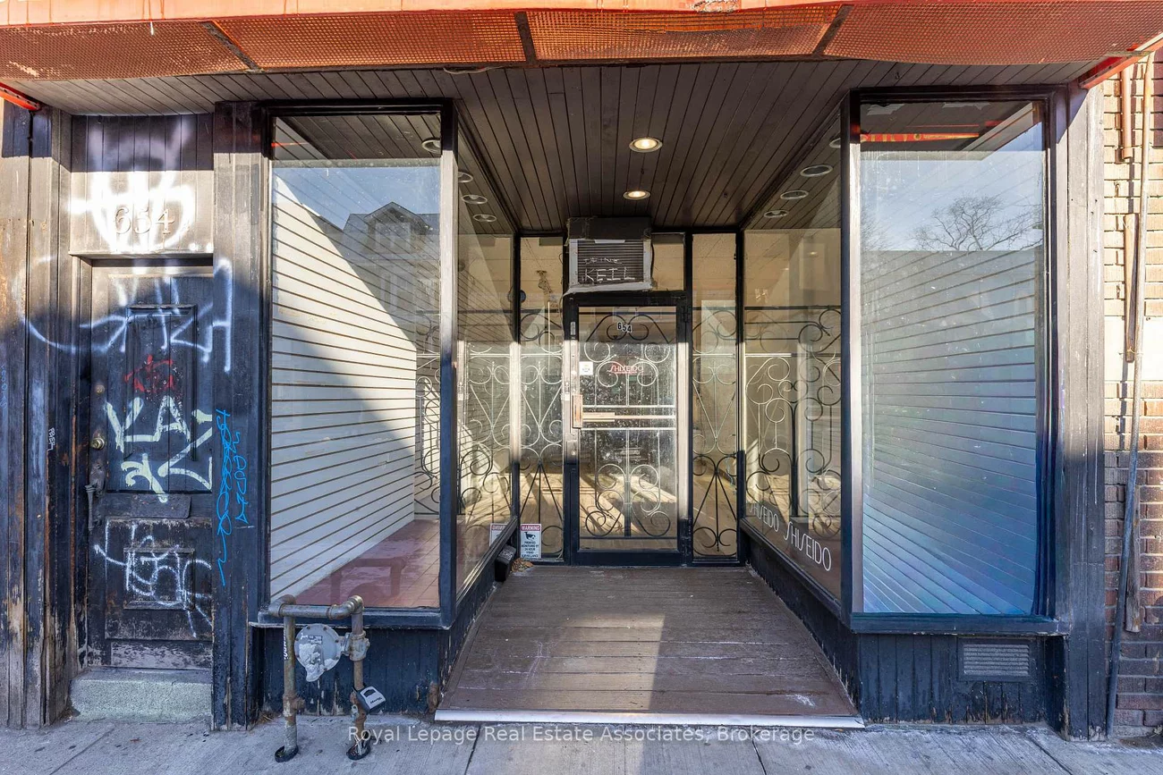 654, Bloor, Annex, Toronto