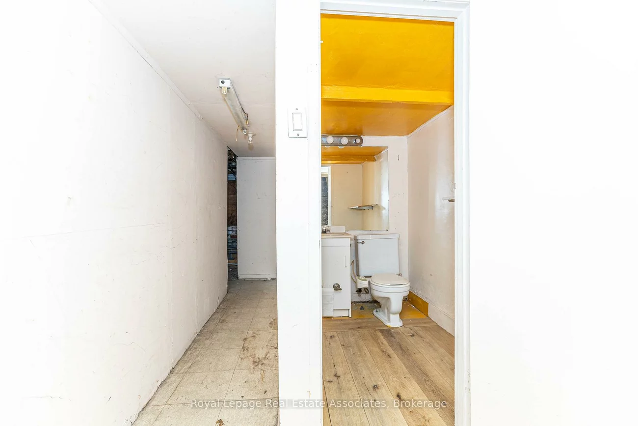 654, Bloor, Annex, Toronto