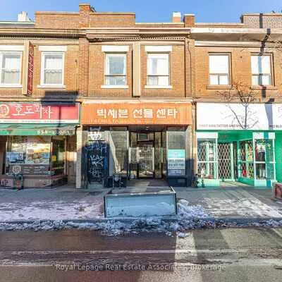 654, Bloor, Annex, Toronto