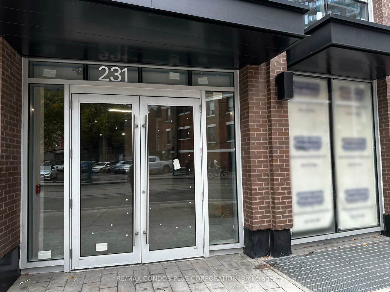 231, Dundas, Moss Park, Toronto