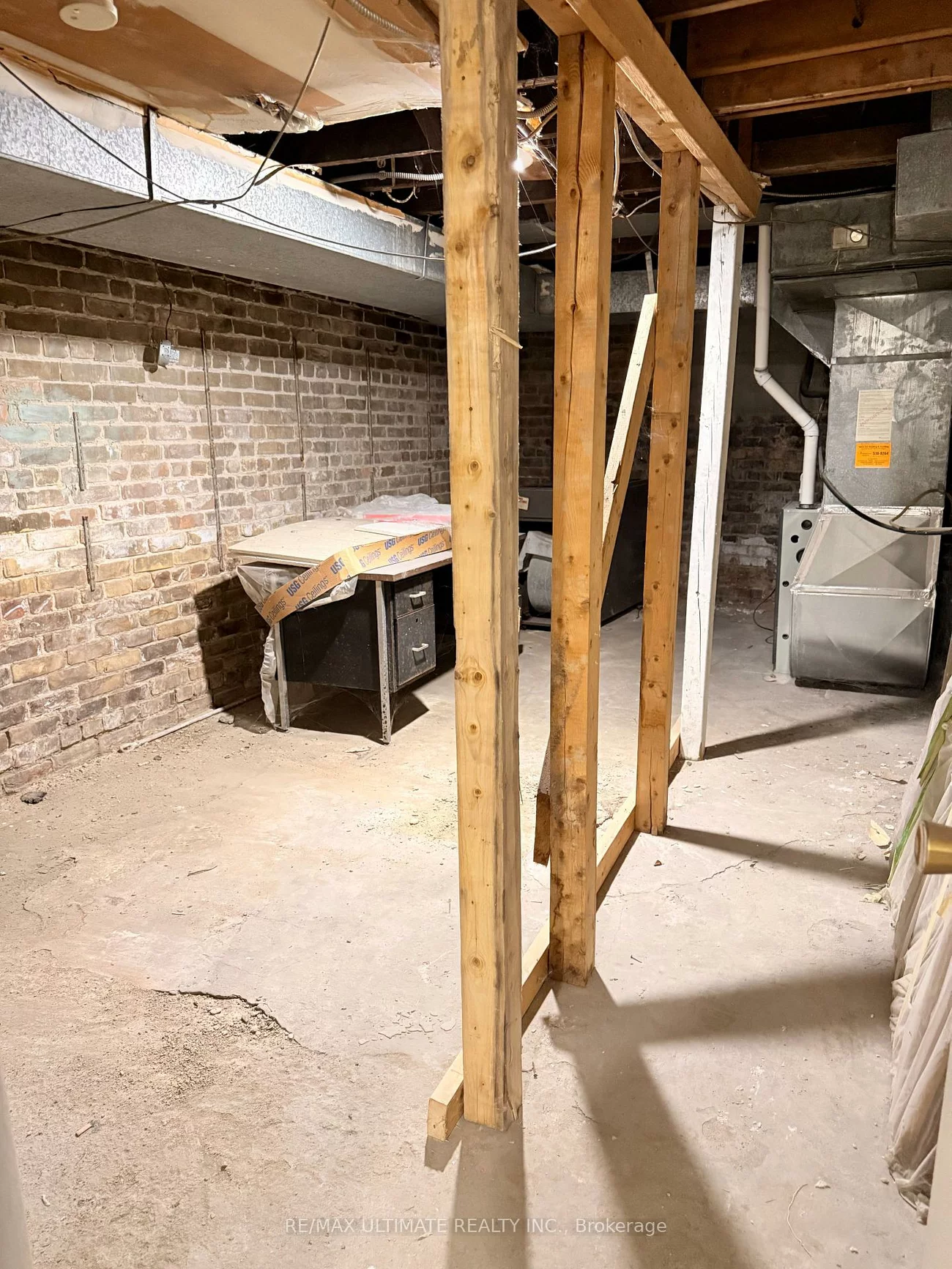 820, Dundas, Trinity-Bellwoods, Toronto