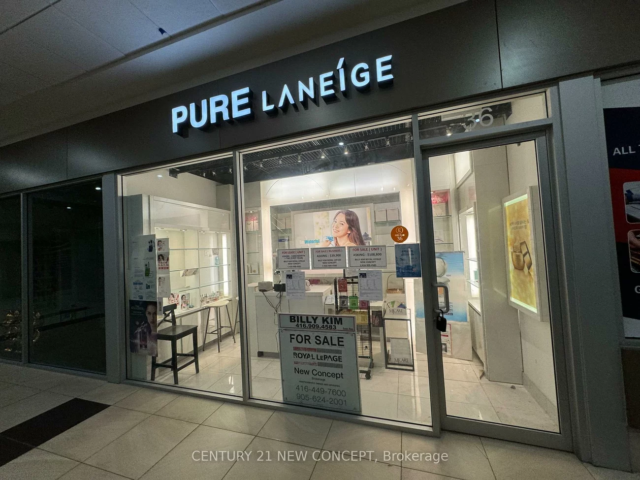 384, Yonge, Bay Street Corridor, Toronto