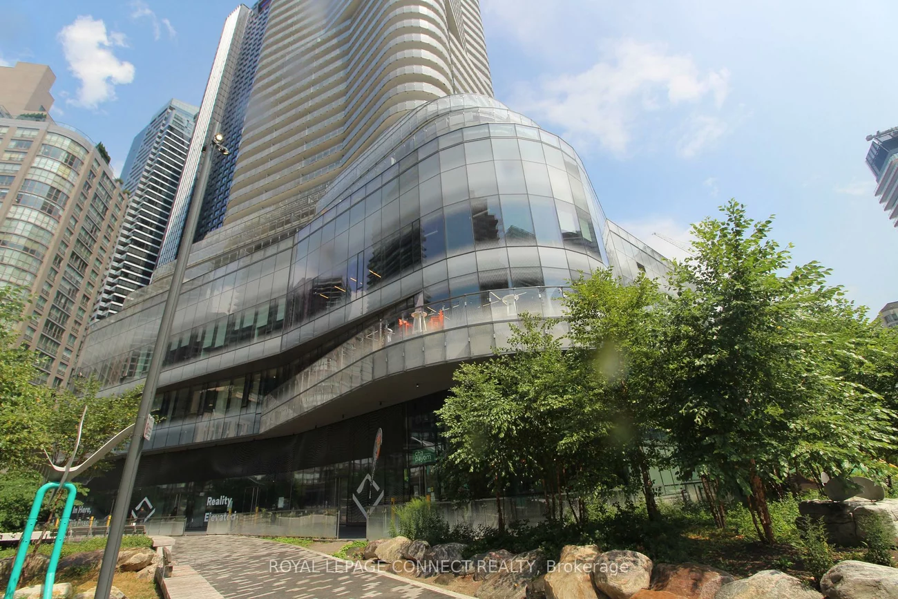 15, Wellesley, Bay Street Corridor, Toronto