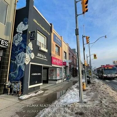 3329A, Yonge, Lawrence Park North, Toronto