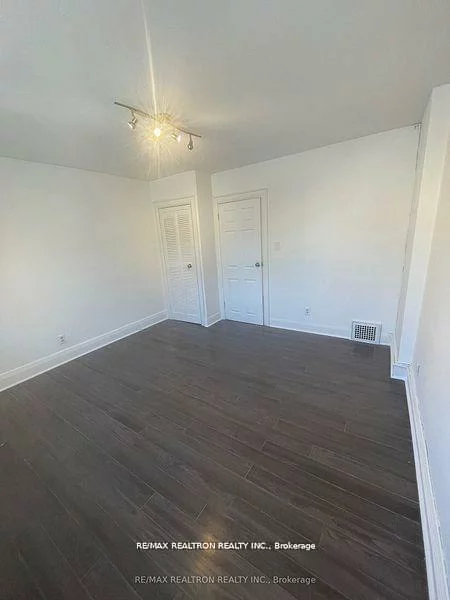 3331A, Yonge, Lawrence Park North, Toronto