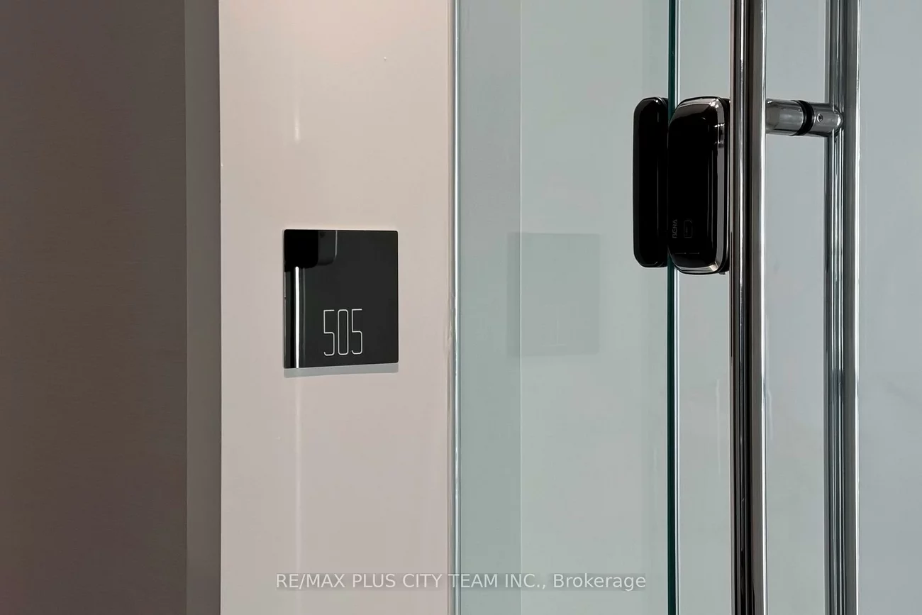 7, St. Thomas, Bay Street Corridor, Toronto