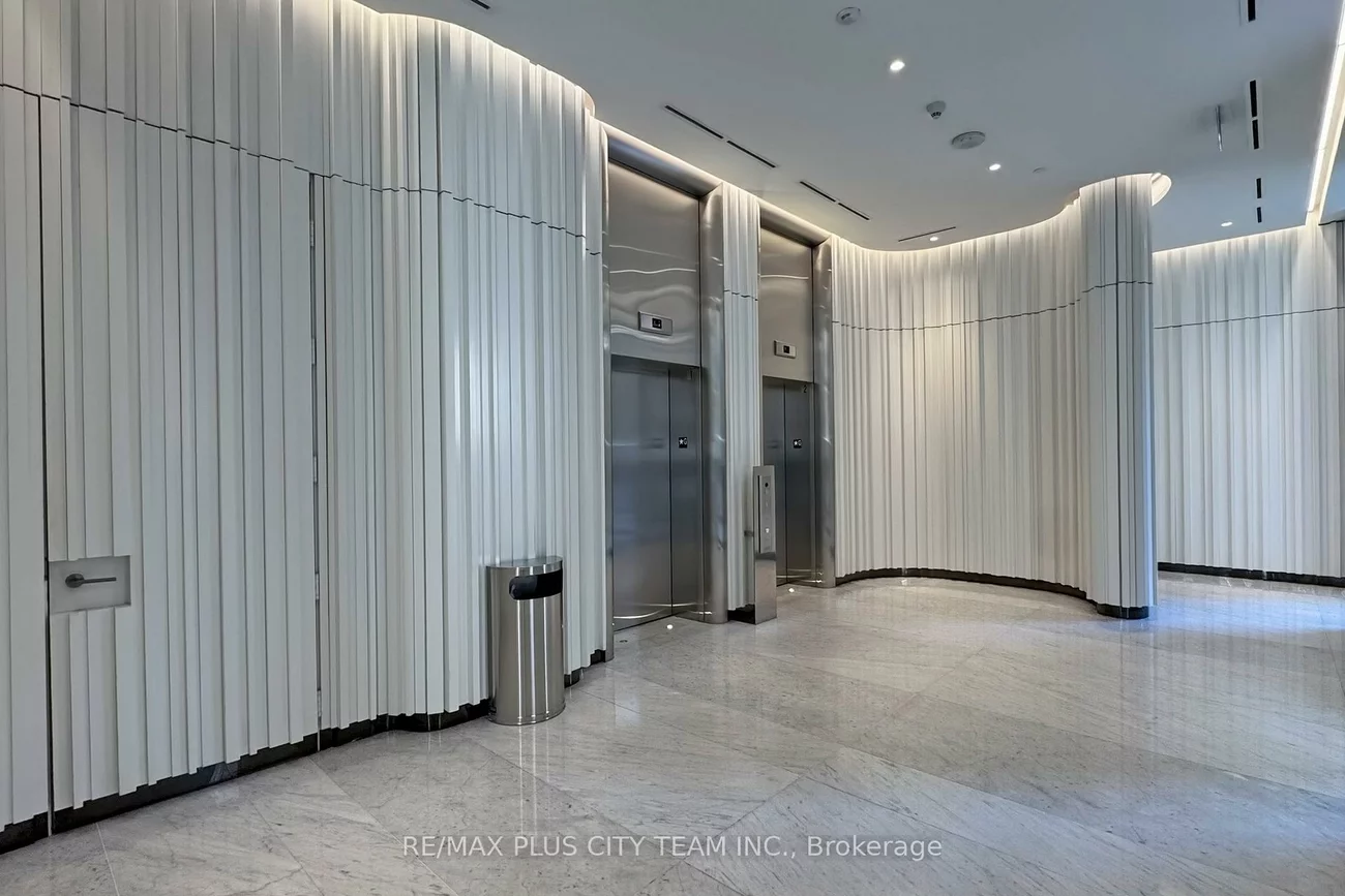 7, St. Thomas, Bay Street Corridor, Toronto