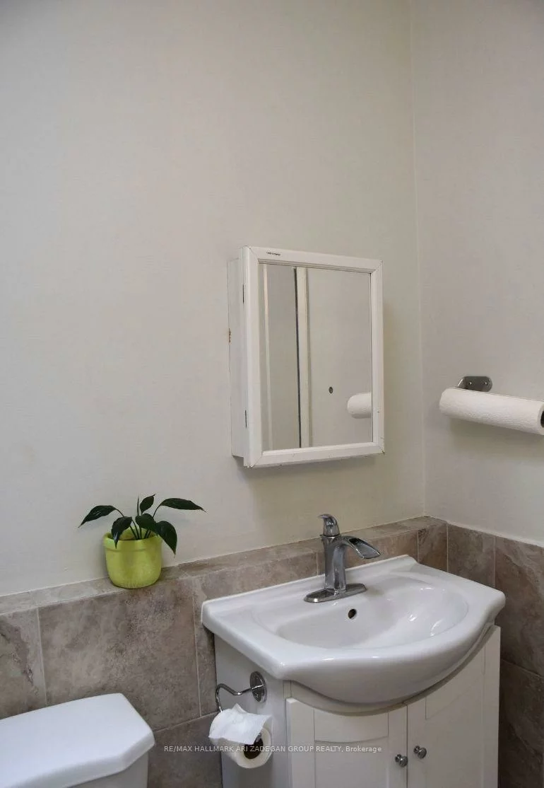 728, St Clair, Humewood-Cedarvale, Toronto