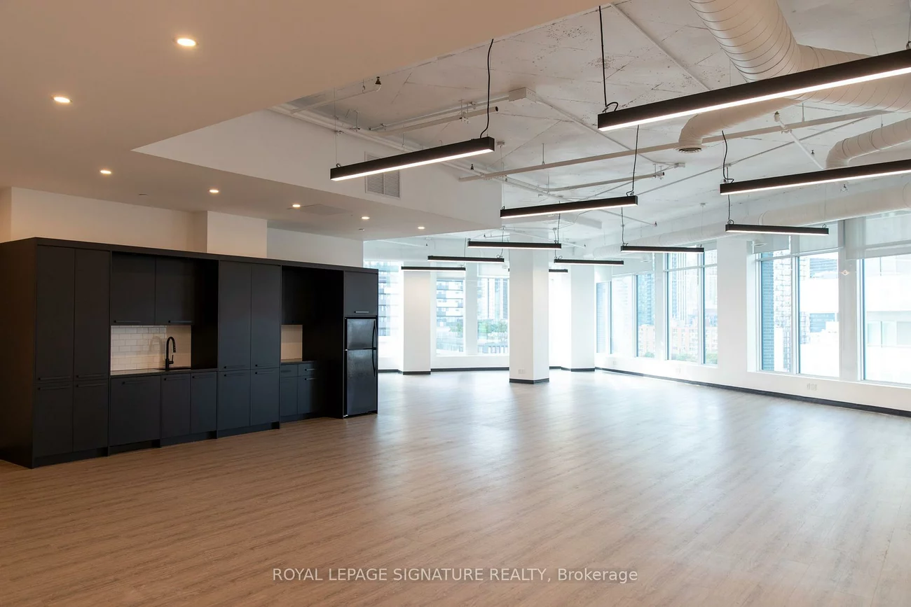 130, Queens, Waterfront Communities C8, Toronto