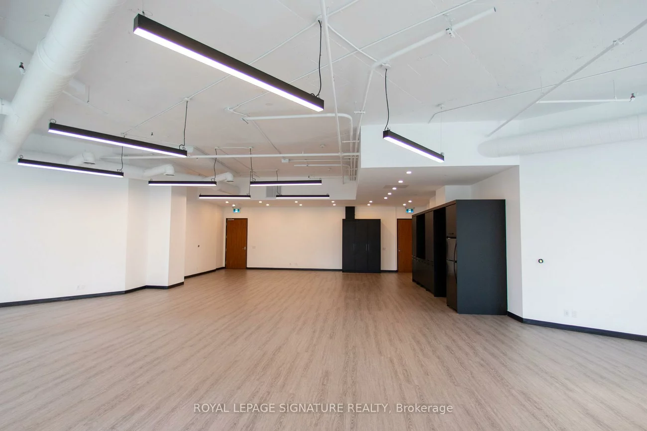 130, Queens, Waterfront Communities C8, Toronto