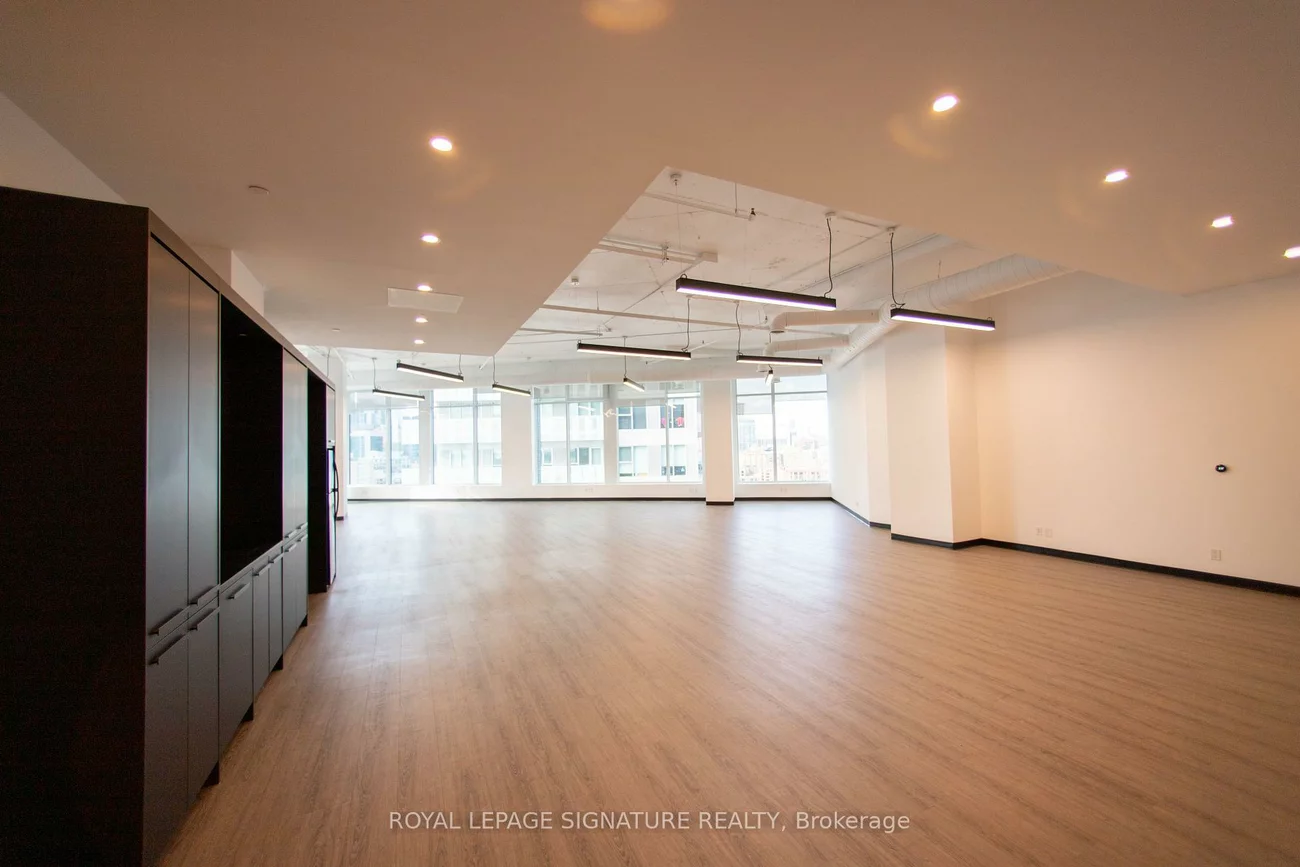 130, Queens, Waterfront Communities C8, Toronto