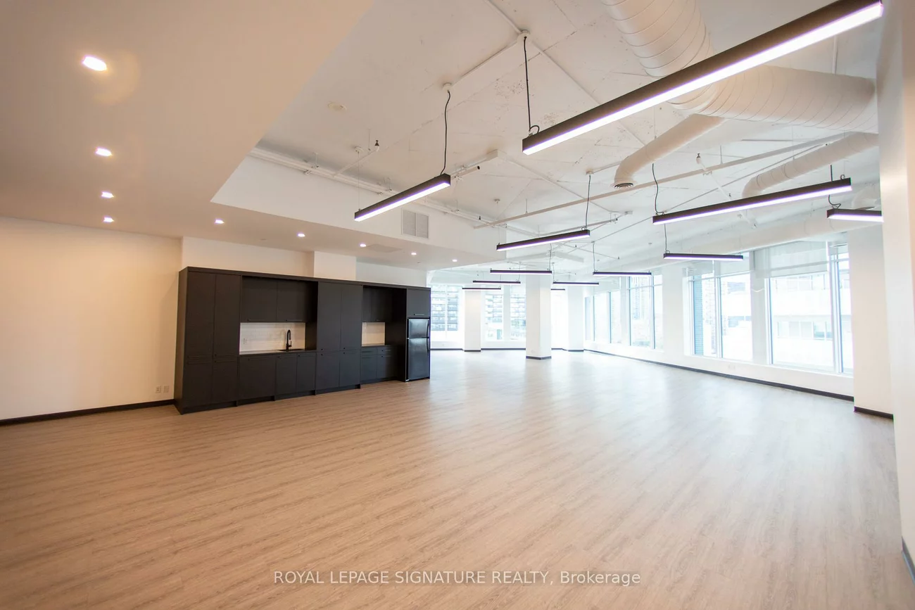 130, Queens, Waterfront Communities C8, Toronto