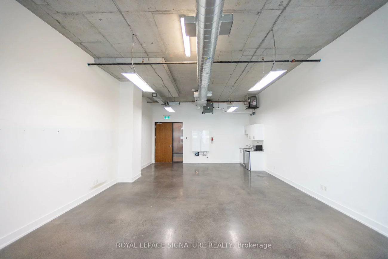 130, Queens, Waterfront Communities C8, Toronto