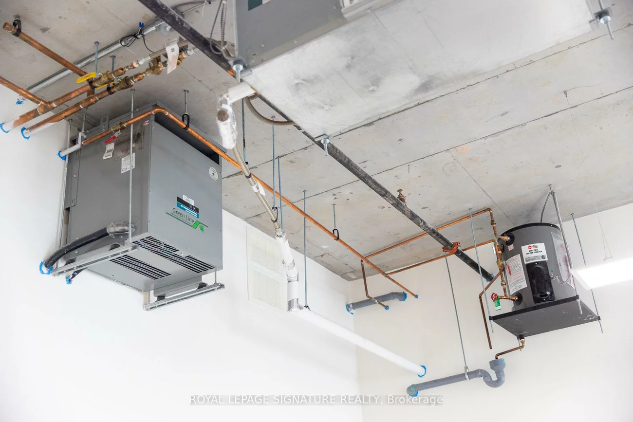 130, Queens, Waterfront Communities C8, Toronto