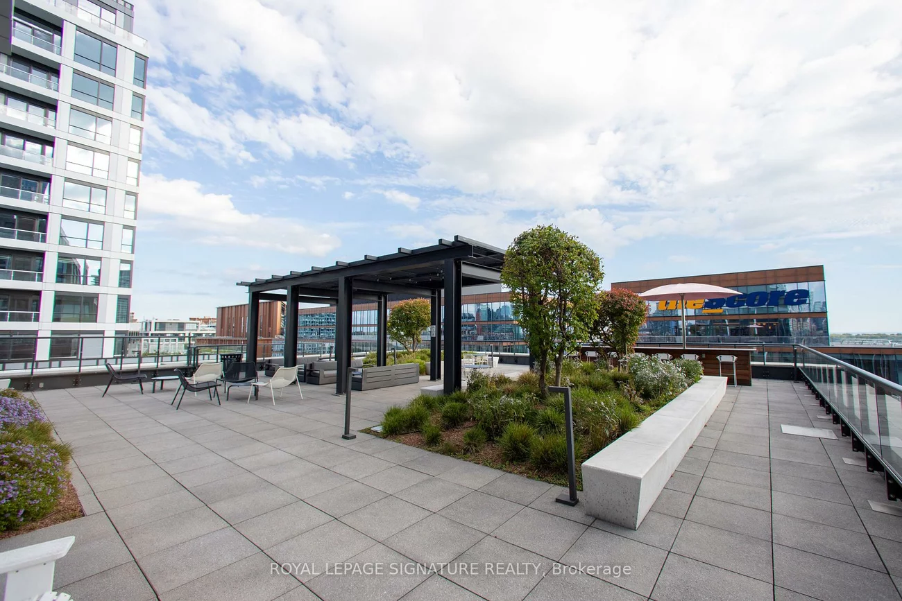 130, Queens, Waterfront Communities C8, Toronto