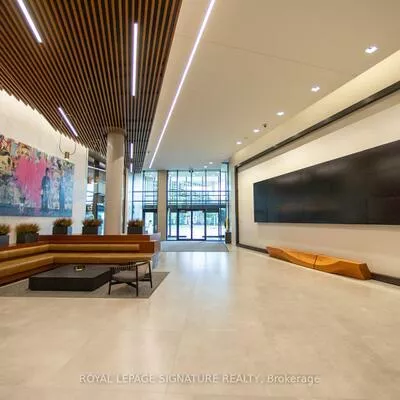 130, Queens, Waterfront Communities C8, Toronto