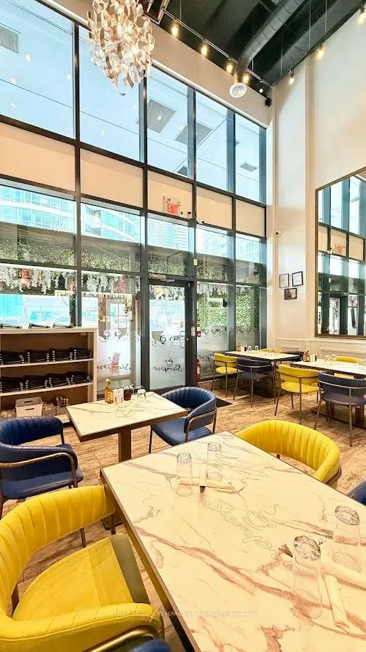 352, Front, Waterfront Communities C1, Toronto