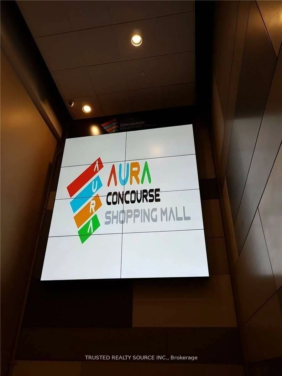 384, Yonge, Bay Street Corridor, Toronto