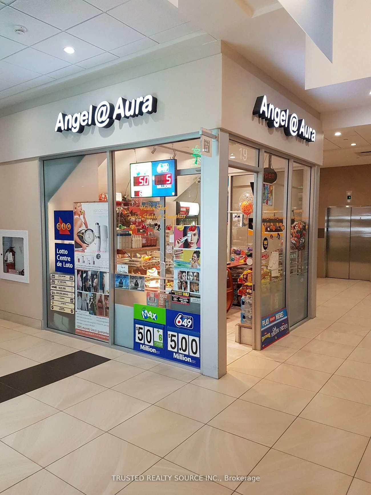 384, Yonge, Bay Street Corridor, Toronto