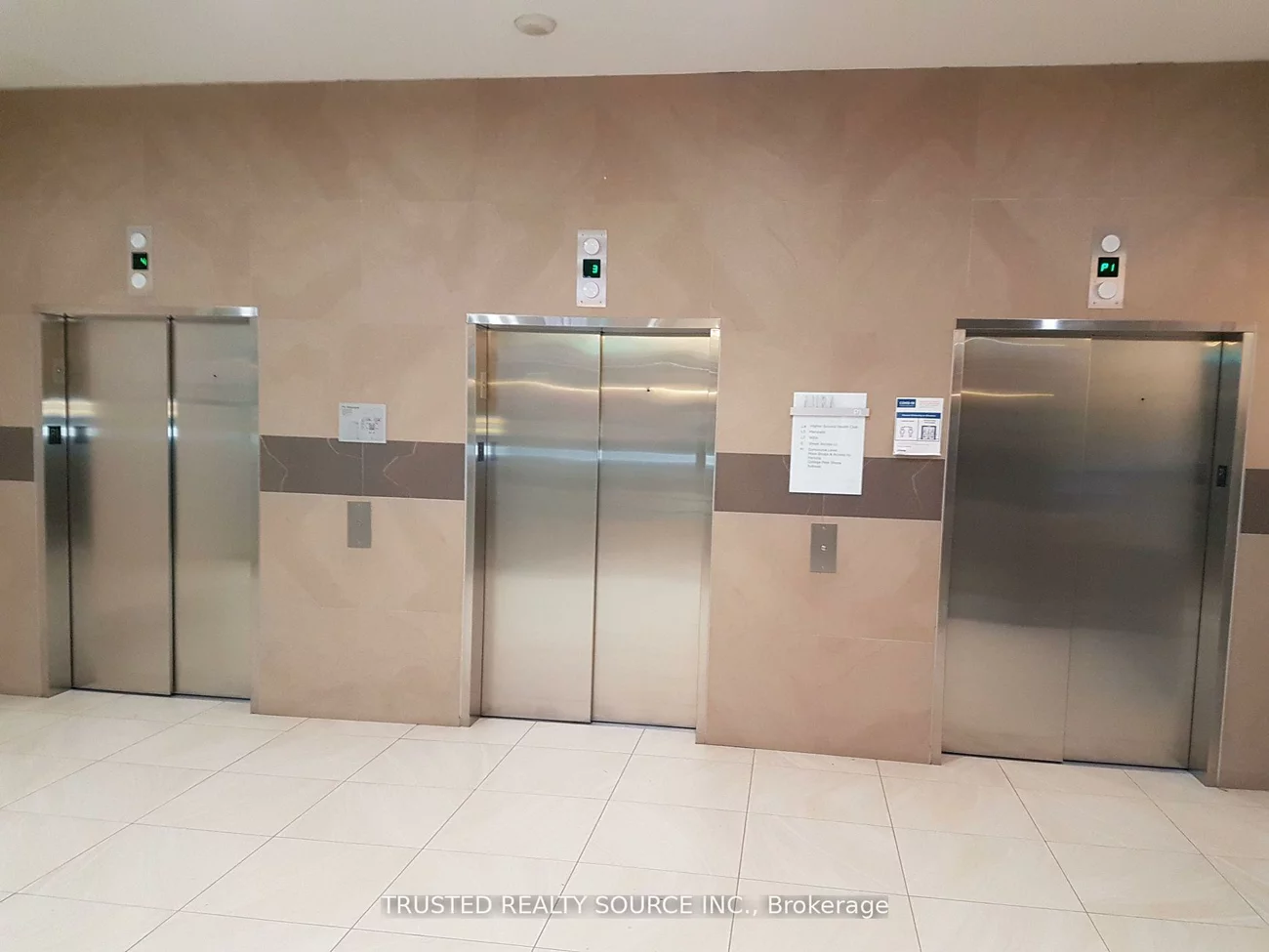 384, Yonge, Bay Street Corridor, Toronto