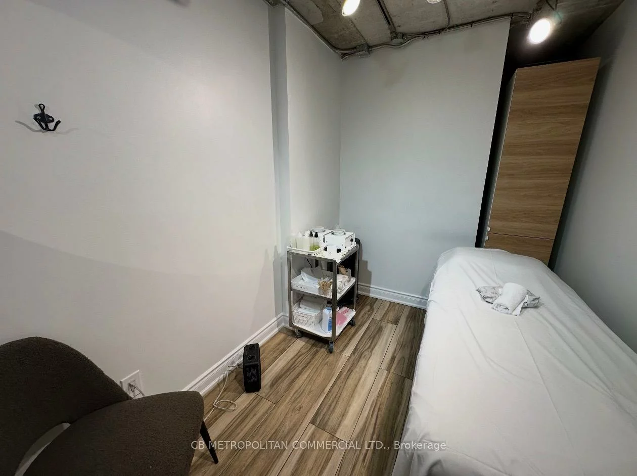 968, Queen, Dufferin Grove, Toronto