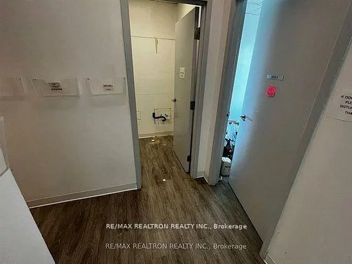 3910, Bathurst, Clanton Park, Toronto