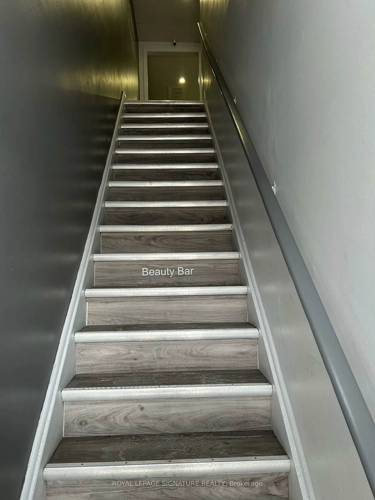 1517A, Bayview, Leaside, Toronto