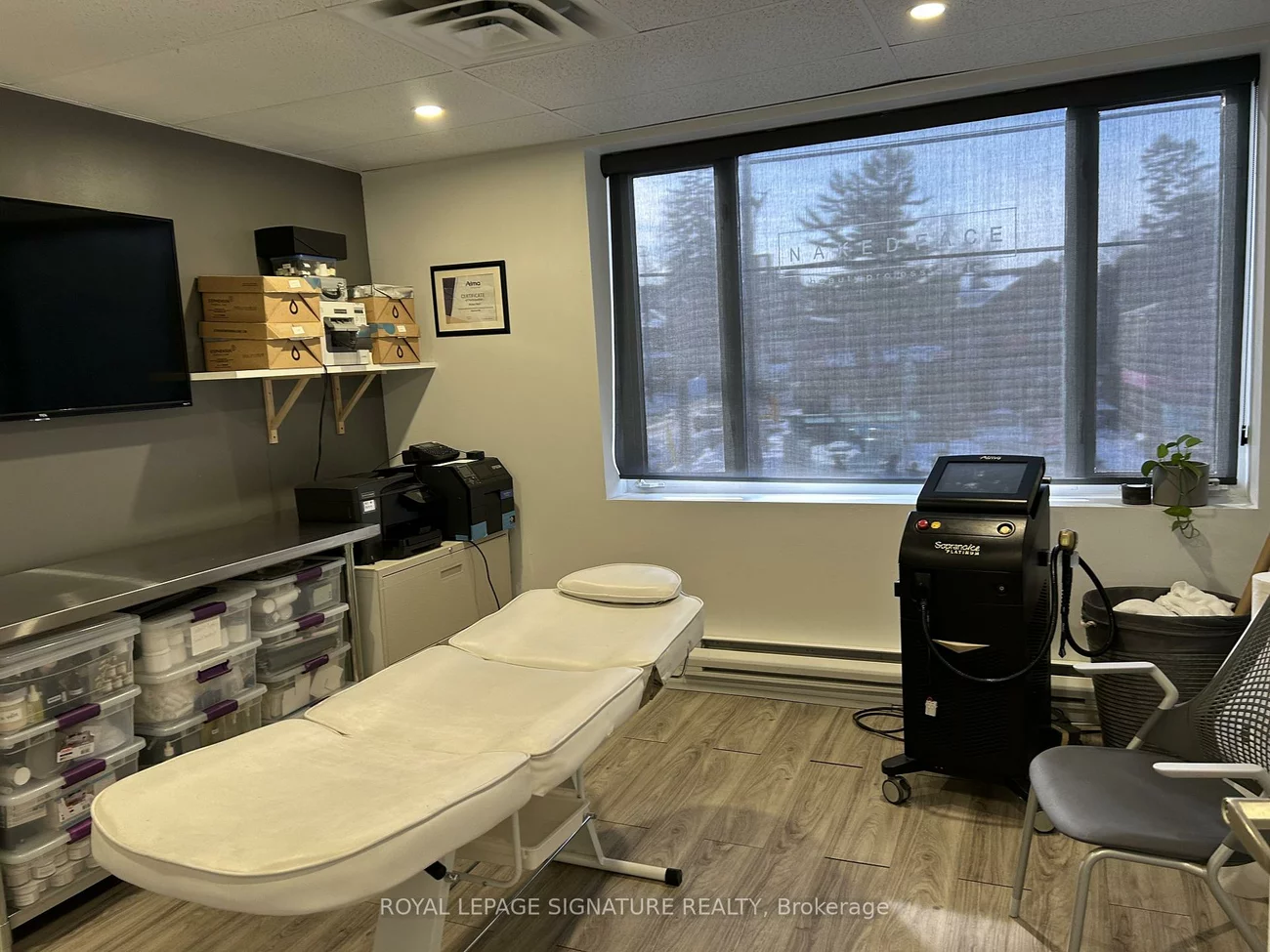 1517A, Bayview, Leaside, Toronto