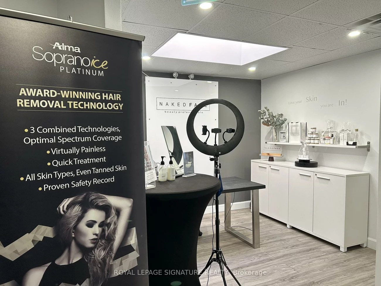 1517A, Bayview, Leaside, Toronto