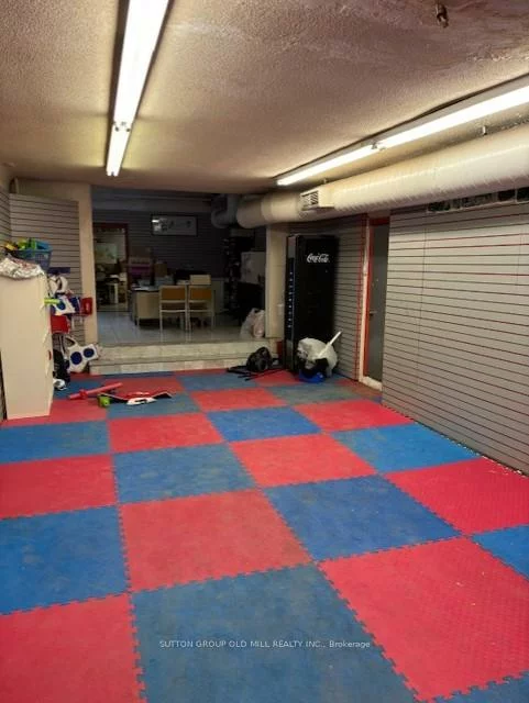 604, College, Palmerston-Little Italy, Toronto