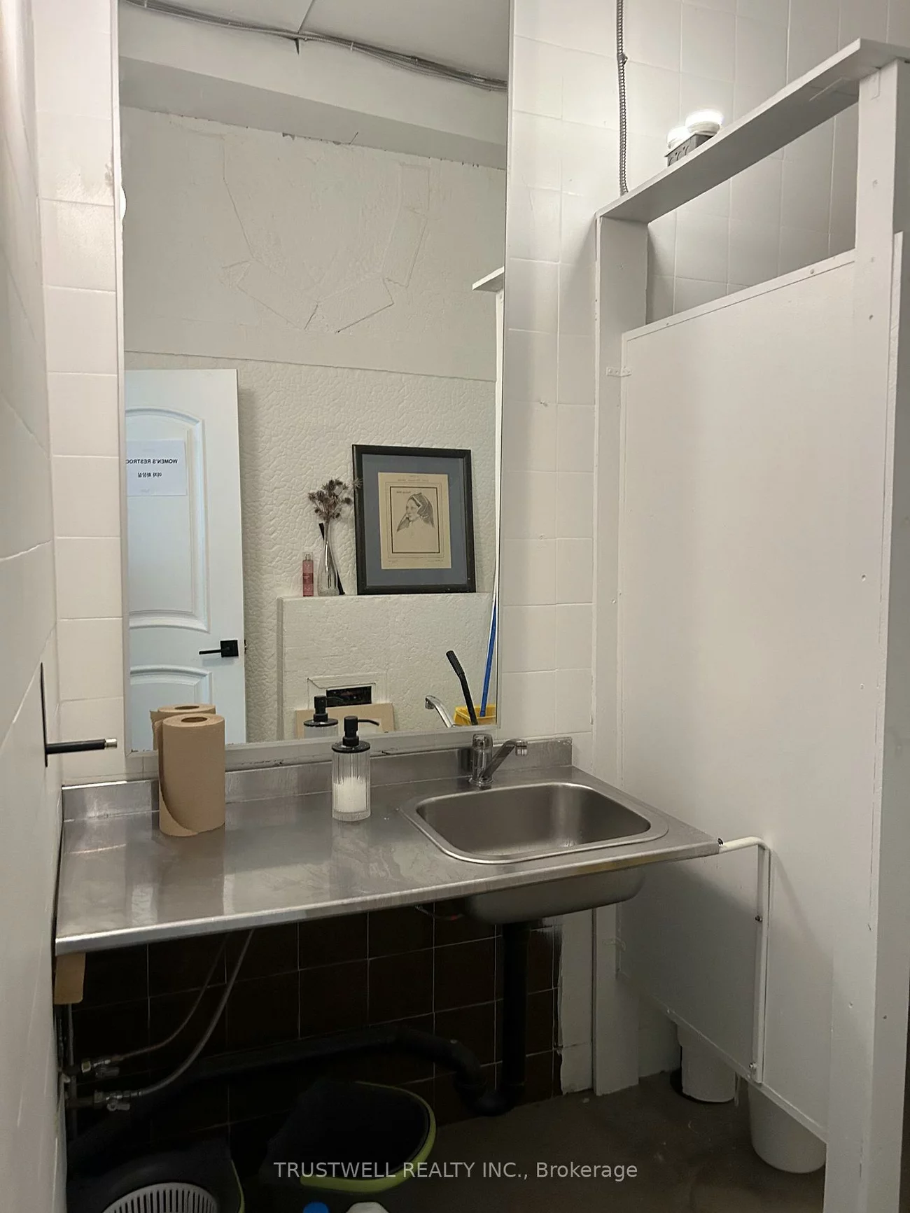 434, College, University, Toronto